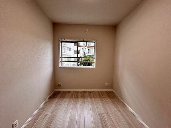 子供部屋には丁度良い洋室。