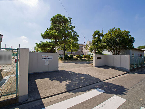 上尾市立鴨川小学校（1040m）