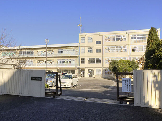 さいたま市立大宮東中学校（880m）