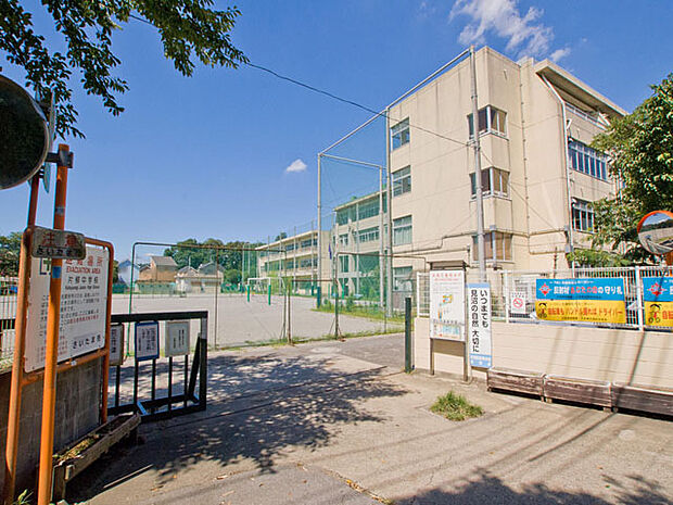 さいたま市立片柳中学校（870m）