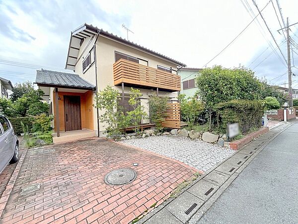 幅員こそやや狭くても、その分交通量が少なくて安心。