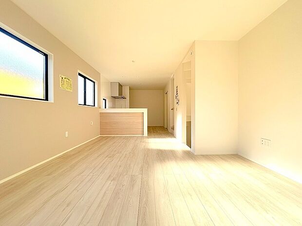 家族が自然に集りそうな広さが魅力のLDK。