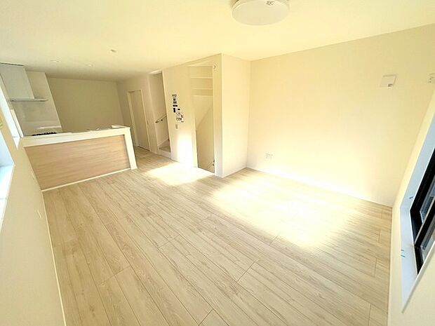 日当たりのいい2階リビングはプライベート性も高く、落ち着いて暮らせます。