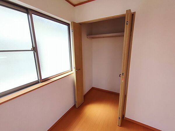 子供部屋にも嬉しい全居室収納スペース。