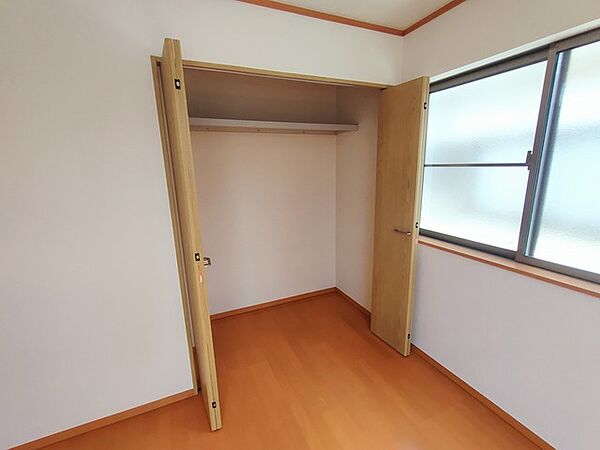 部屋ごとに設けた収納は、住みやすさへのこだわり。