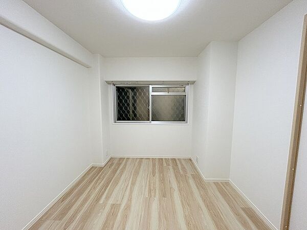 子供部屋には丁度良い洋室。サイズは5.4帖。