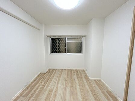 子供部屋には丁度良い洋室。サイズは5.4帖。