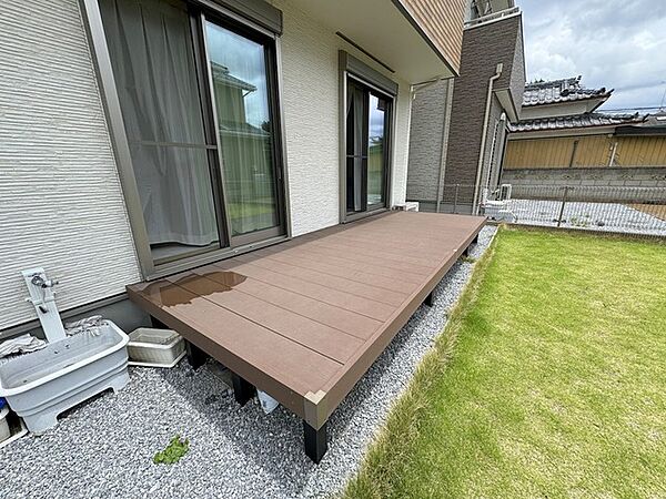 ウッドデッキ