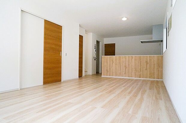 開放的なこの空間がお客様をお出迎えします。LDKは18.6帖。