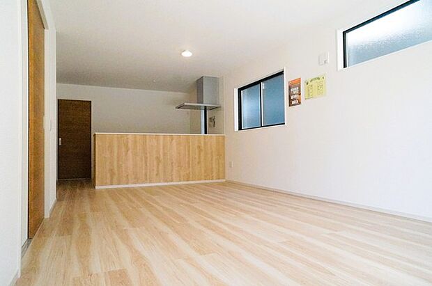 ご家族みんながゆったりくつろげる広々リビング。