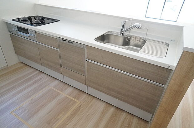 対面キッチンがご家族の温かい時間を演出。