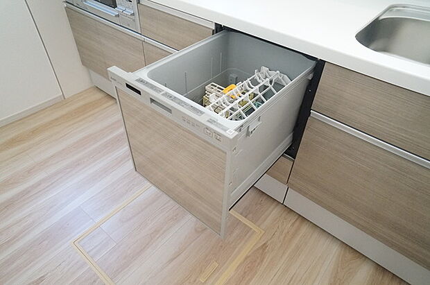 環境にも手にも優しい、食器洗乾燥機付のキッチン。