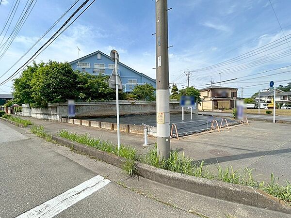 駅徒歩8分。マイカーを持たない選択をする方、増えてます。