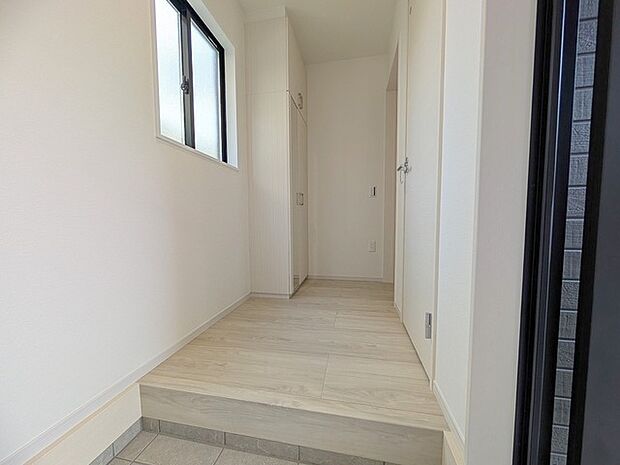 玄関は家の顔でもあります。広いと気持ちがいいですね！ 