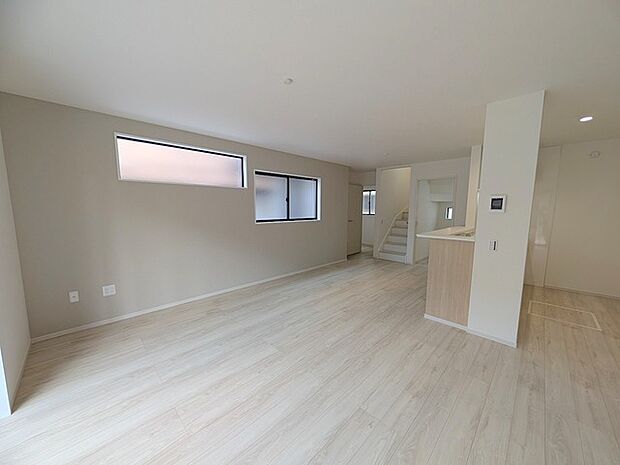 対面タイプなら、キッチン内にいながらご家族やお客様との会話が楽しめます。 