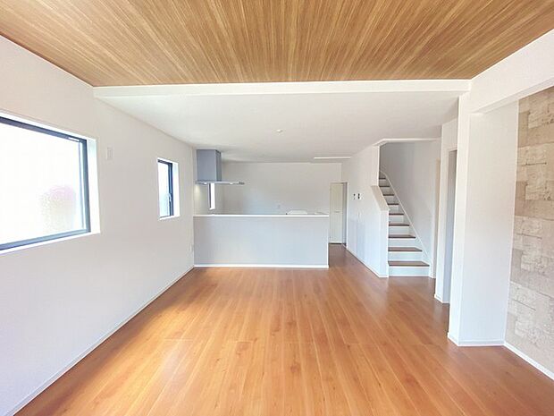 家族が自然に集りそうな広さが魅力のLDK。