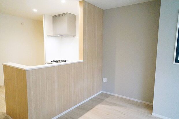 開放感と採光にこだわった、19帖のLDK。