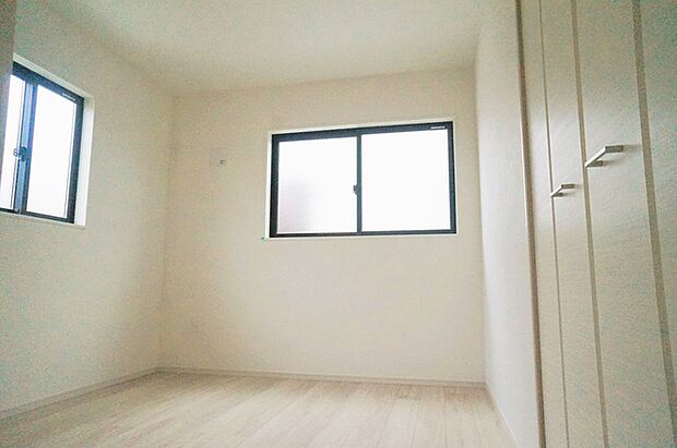 完成済み、実物をじっくりチェックできます。