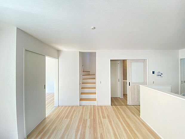 リビングに自然と人が集まるリビングイン階段採用プラン。