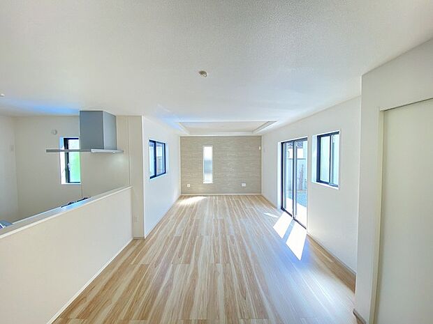 家族が自然に集りそうな広さが魅力のLDK。