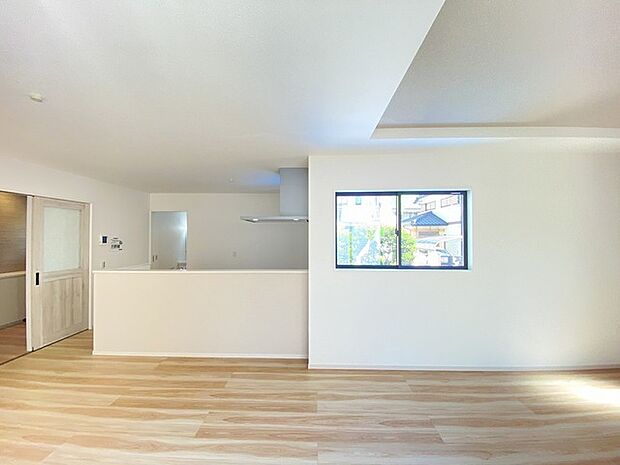 家族が自然に集りそうな広さが魅力のLDK。