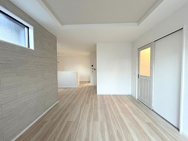 天井が高くなって開放感を感じる折り上げ天井。居住者が快適に暮らすための工夫がここにも見つかりました。