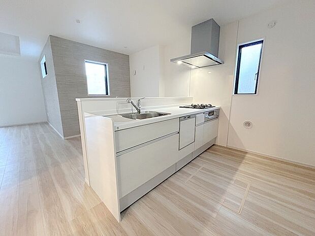 料理をしながらでも、ご家族との会話を楽しめる対面キッチン。