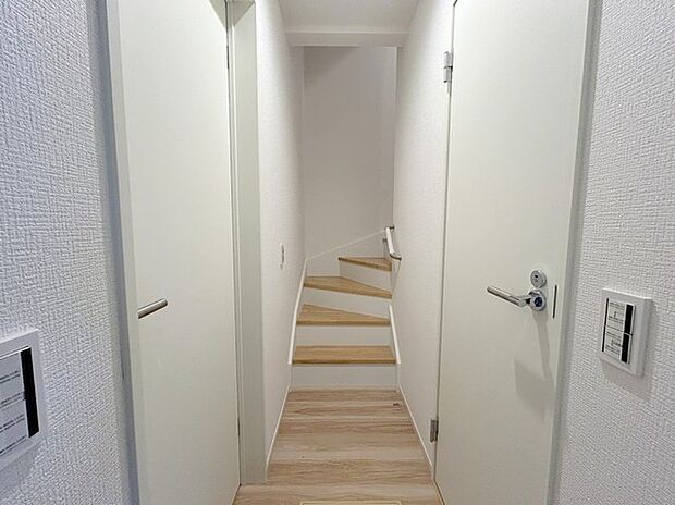 手すり付き階段