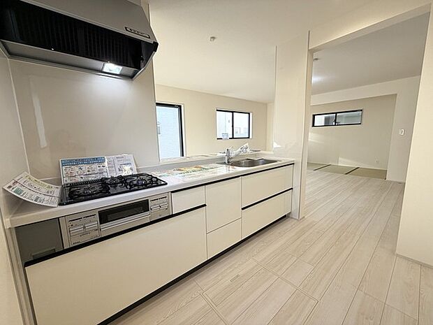 対面キッチンがご家族の温かい時間を演出。 