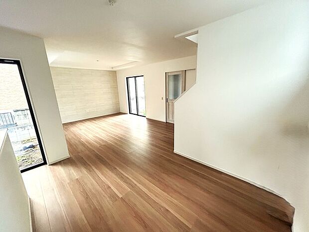 将来、ご家族様の人数により、間仕切りで2部屋に変更も可能です〇