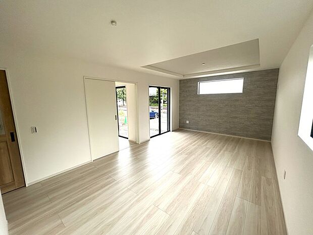 大画面ＴＶの配置も可能なワイドリビング。 