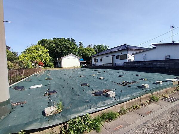 土地を見て、間取りが気になりましたら、すぐに図面を引ける設計士さんをご紹介することも出来ます。ご相談ください。