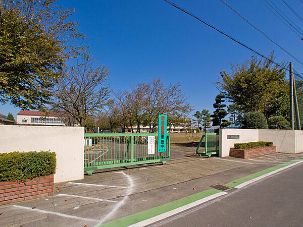 幸手市立八千代小学校（830m）