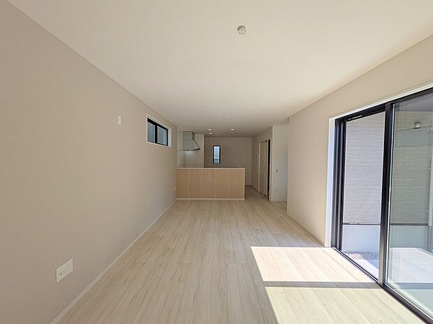 リビングは家具の配置も思いのまま。自由度が高い設計です。 