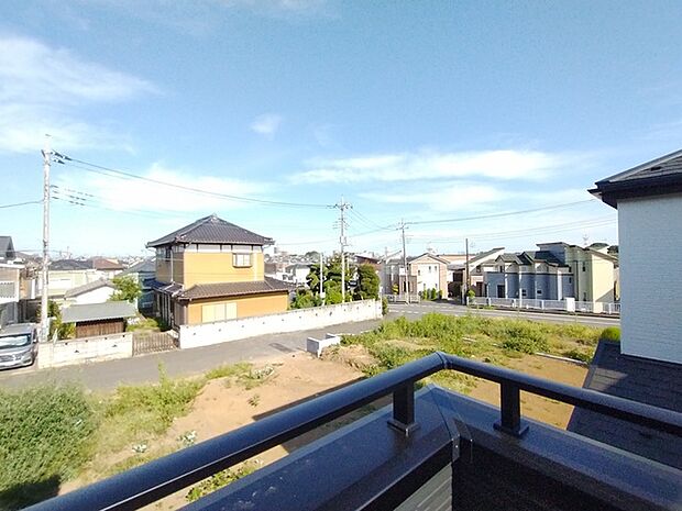 閑静な住宅地で、小さなお子様がいるご家族にも安心。 