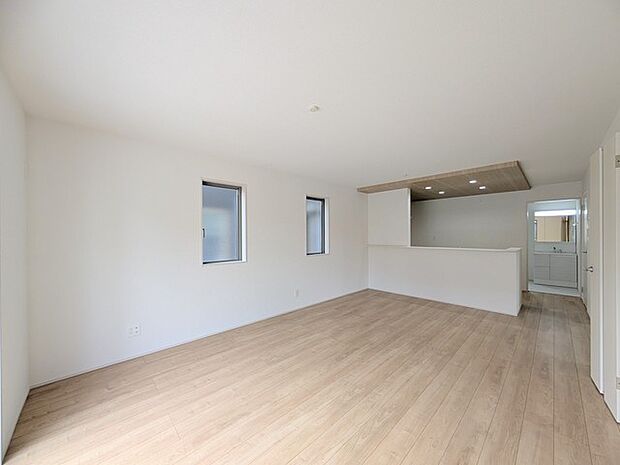 家族が自然に集りそうな広さが魅力のＬＤＫ。 