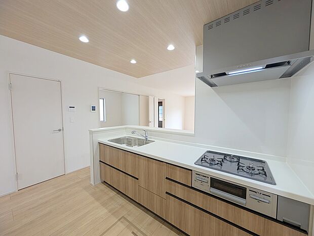 お料理を効率的に、楽しく。あったらいいなをかなえてくれるシステムキッチン。 