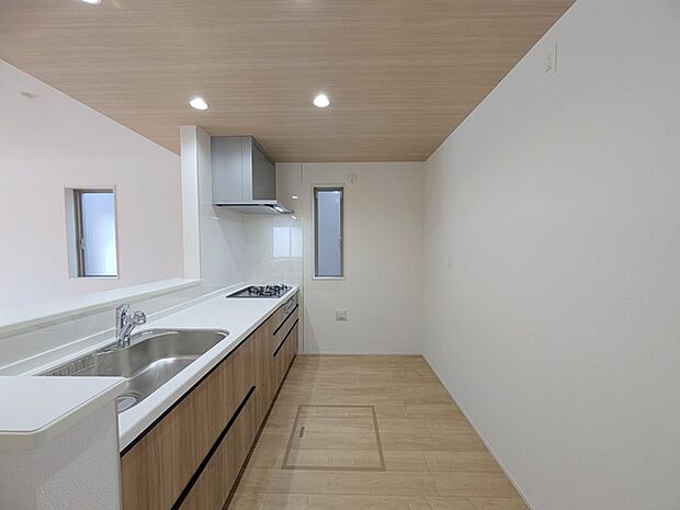 対面キッチンがご家族の温かい時間を演出。 