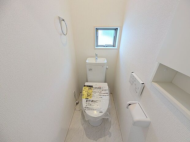 お掃除らくらく。便座脇の操作盤をなくした、リモコンタイプのお手洗い。 