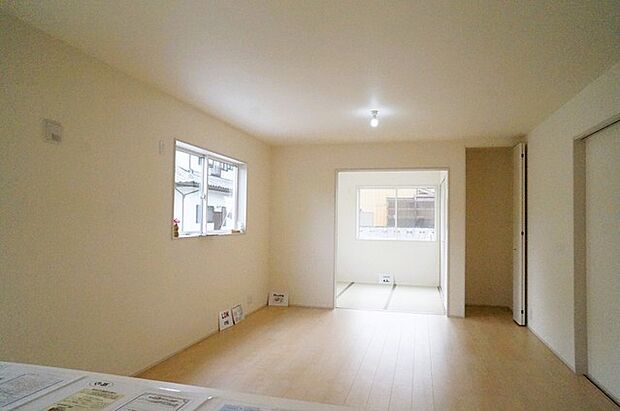 開放的なこの空間がお客様をお出迎えします。ＬＤＫは17帖。 