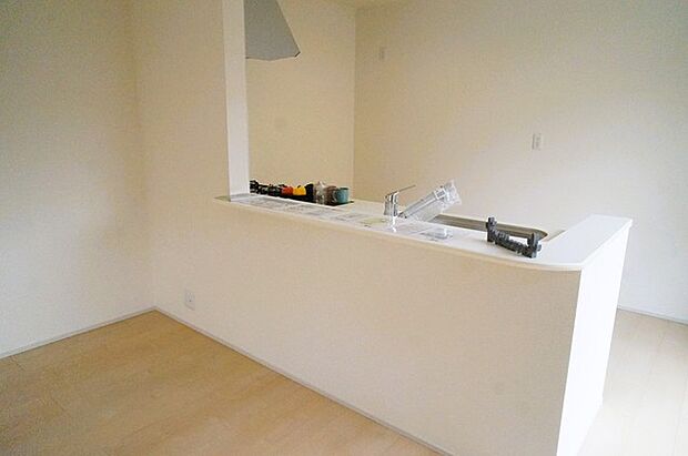 対面キッチンがご家族の温かい時間を演出。 