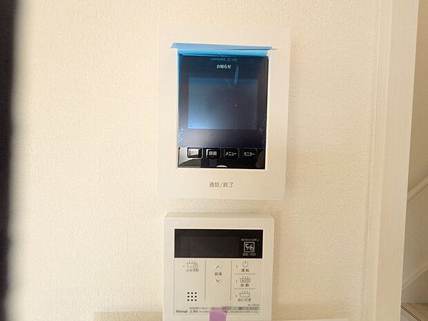 来客が一目で分かるカラーモニターインターフォン付き。