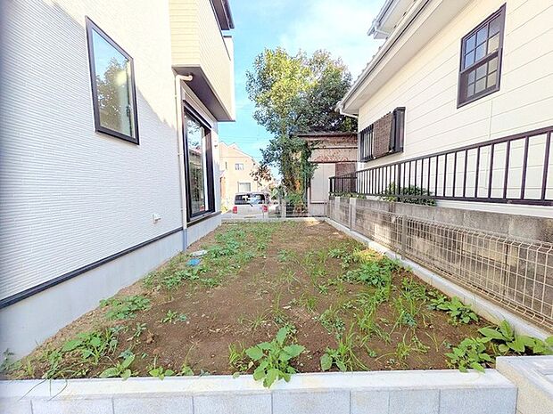 そんなに大きくはないけれど、お庭が持てるのが持家の魅力。