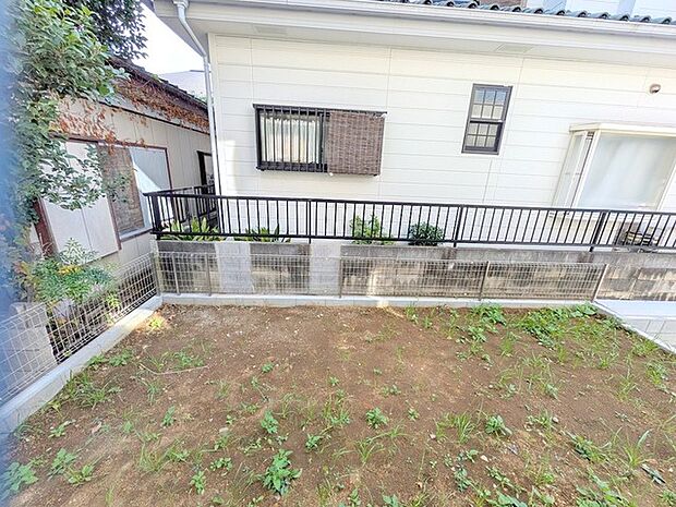 そんなに大きくはないけれど、お庭が持てるのが持家の魅力。