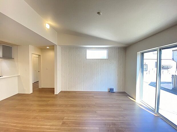 快適性とゆとりをデザインしたリビングは、広々した19.53帖。 