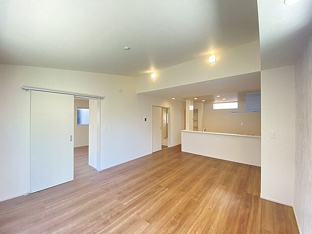 家族が自然に集りそうな広さが魅力のLDK。