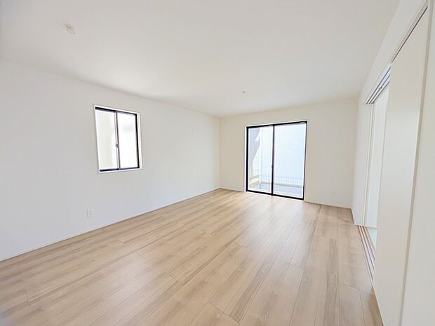 ご家族みんながゆったりくつろげる広々リビング。 