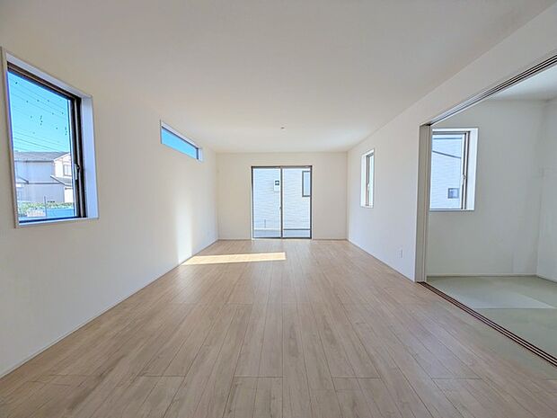 リビングは家具の配置も思いのまま。自由度が高い設計です。