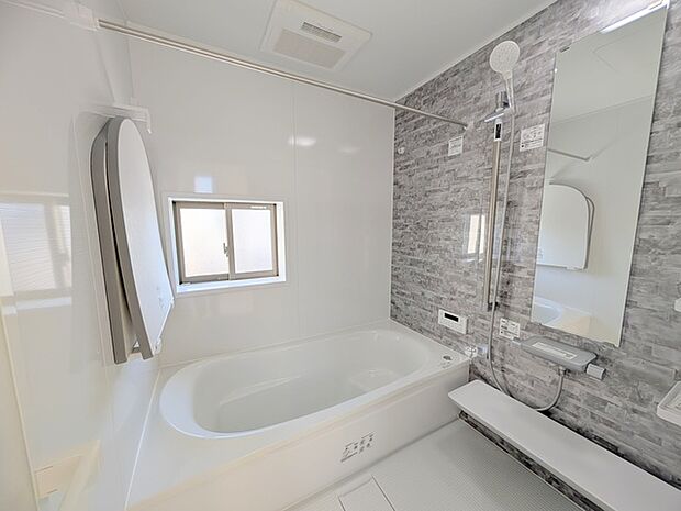 1坪広さを設けた浴室でゆったりバスタイム。