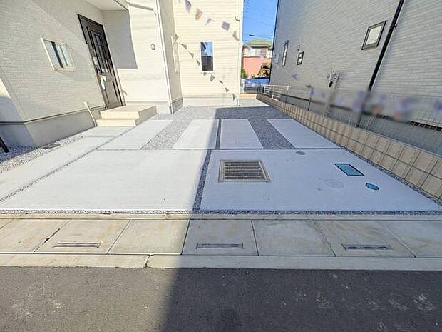 ゆったり駐車スペース、2台可。